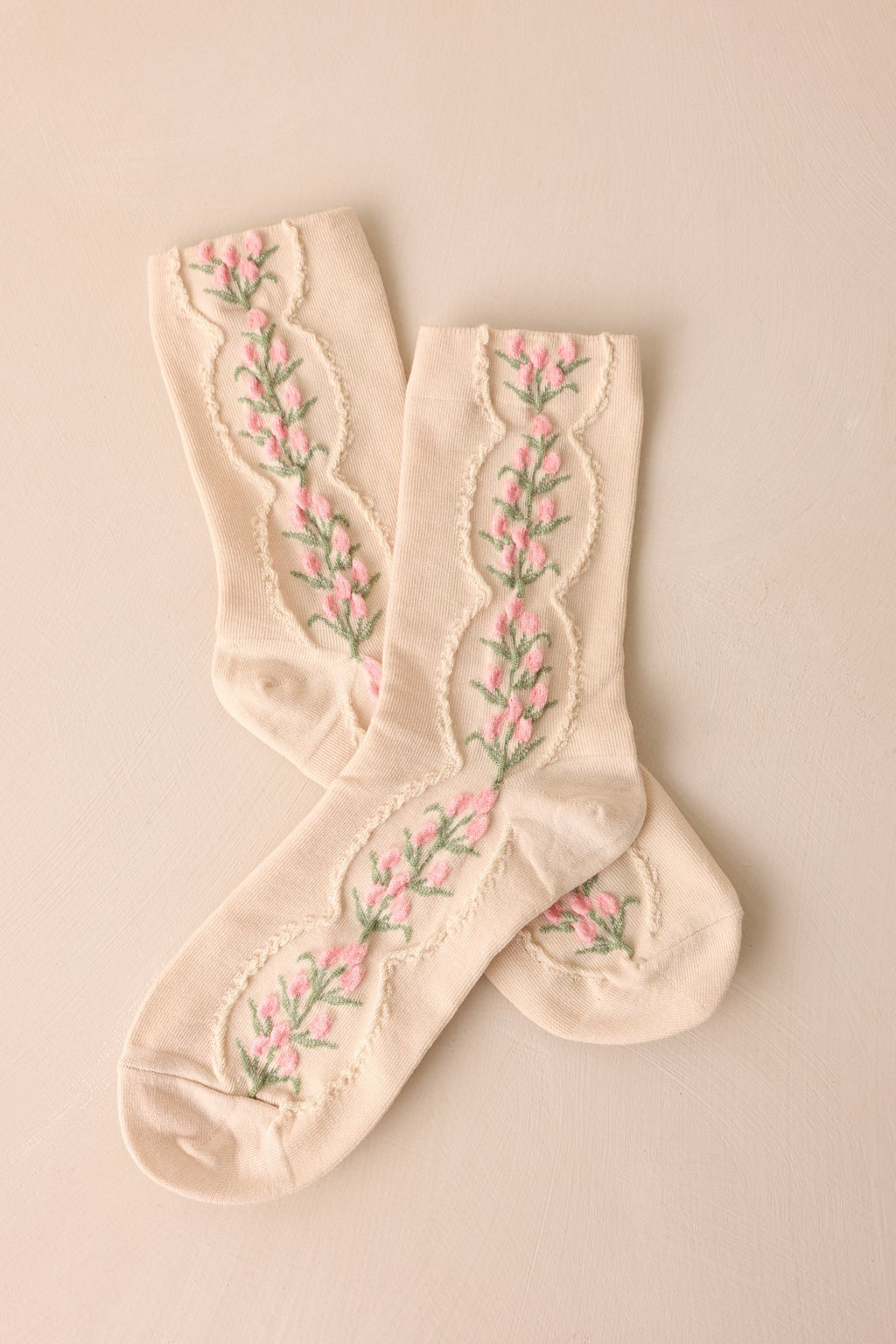 Roseate Pendant Beige Floral Crew Socks