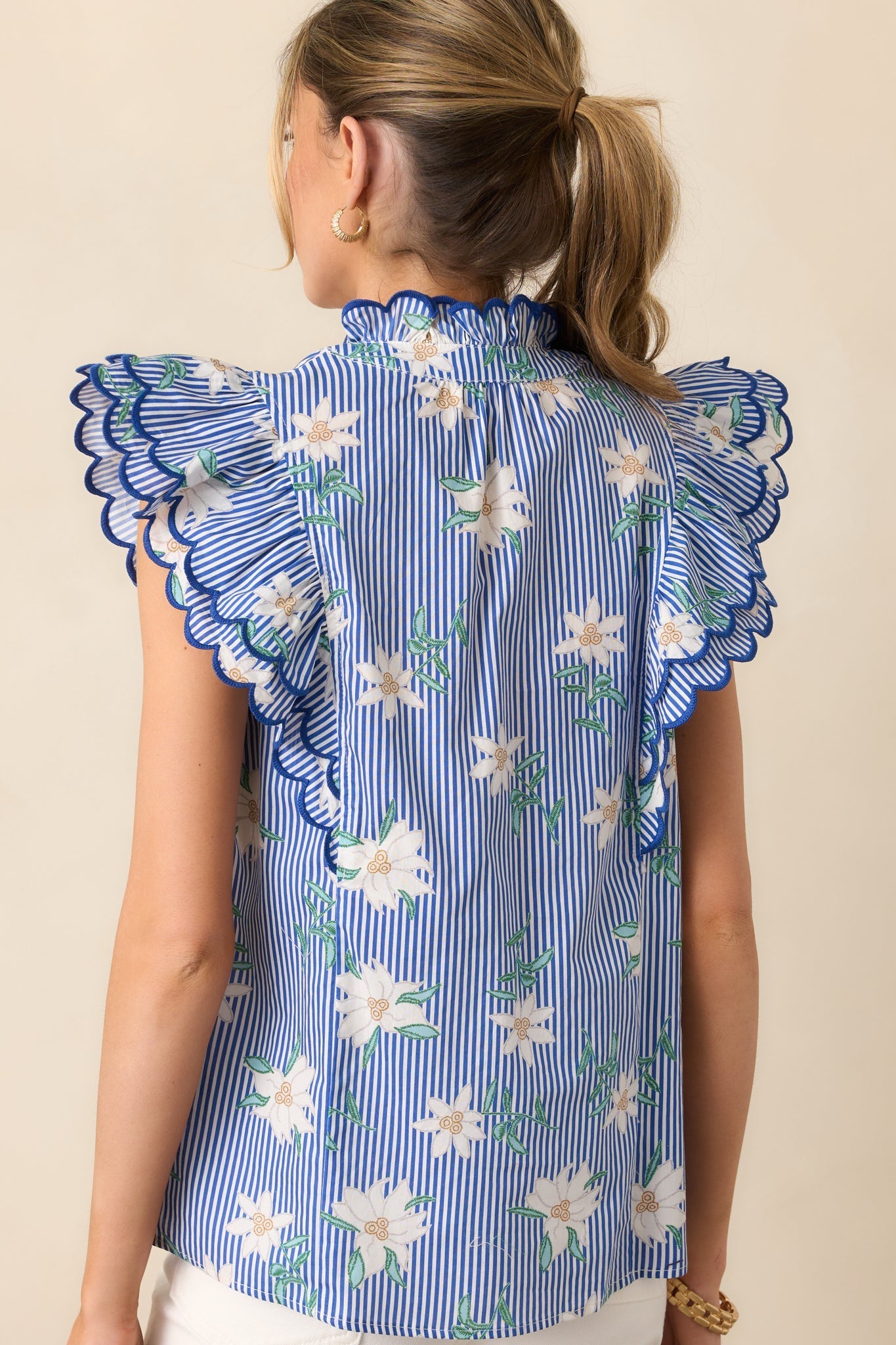 Sidewalk Caf?Blue Floral Cotton Flutter Sleeve Top