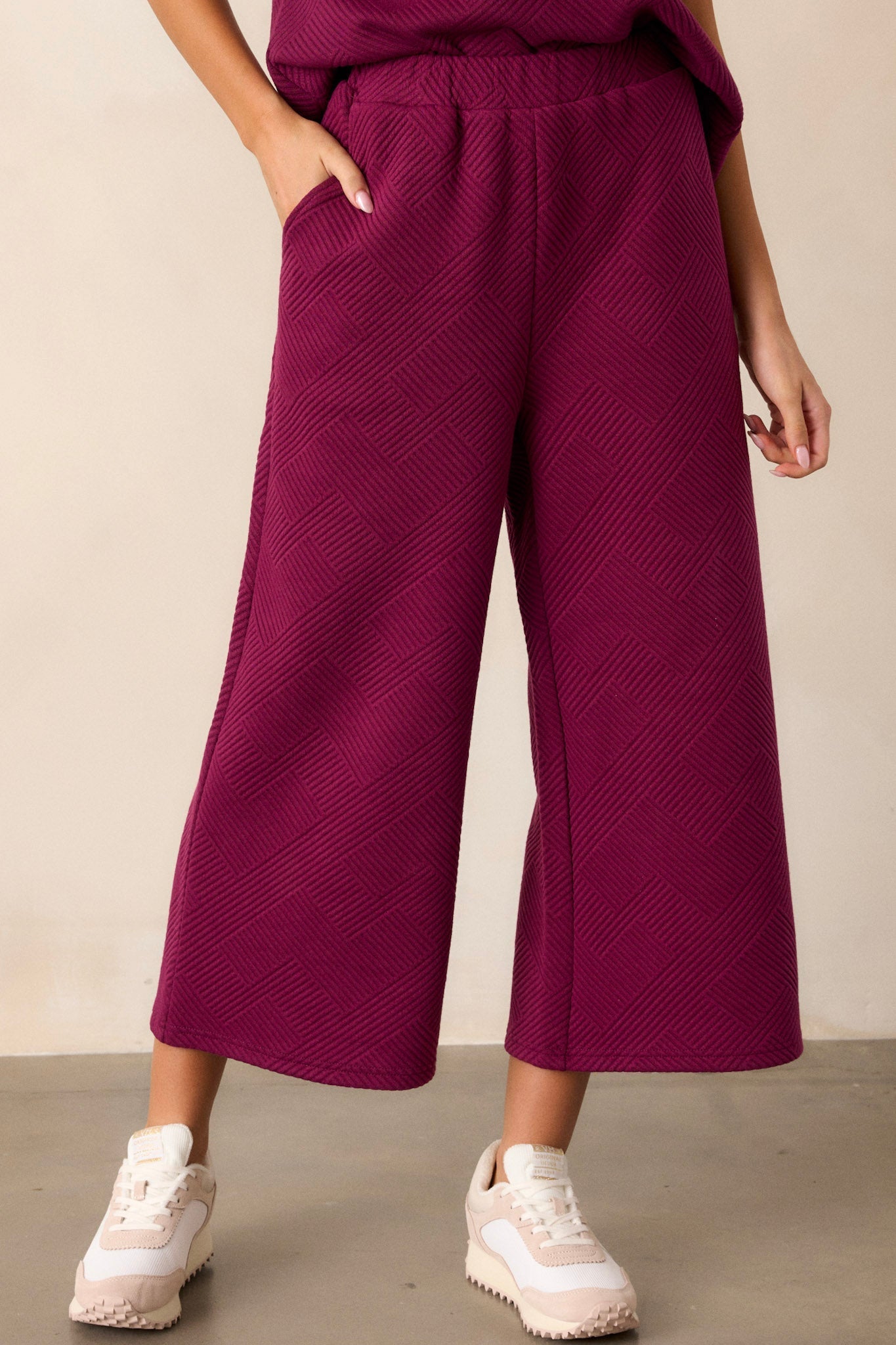 Tell Me Dark Sangria Cropped Textured Pants
